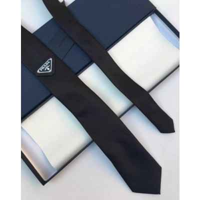 프** 삼각로고 실크 넥타이