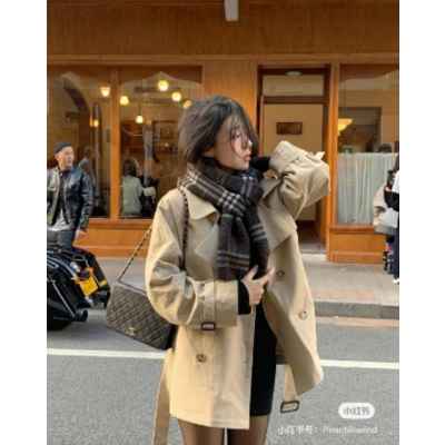 버** 메탈락 모노그램 체크 실크 스카프 머플러수입최고급