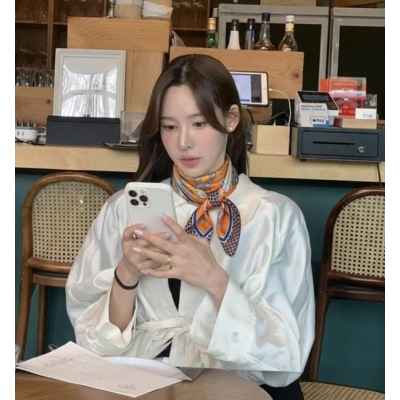 에*** 레 슈보 오렌지 스카프