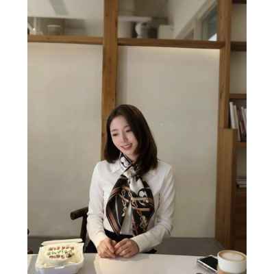 루* 빅로고 모노그램 스카프