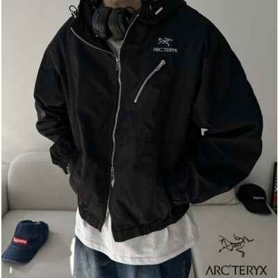 아**** 고프코어 후드바람막이