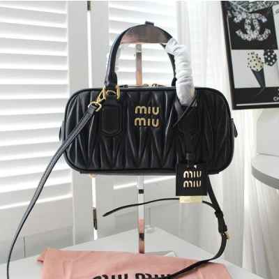 미*** 고급 아르카디 마테라쎄 토트백 직사각 검정