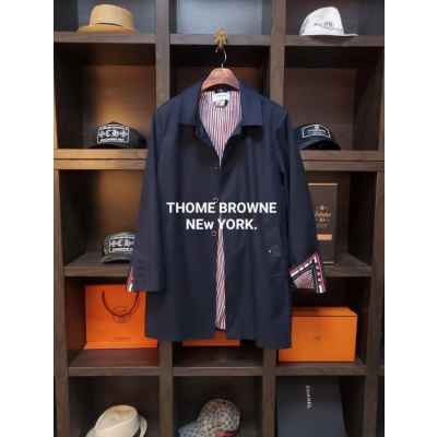 톰* 클래식 라인 뉴욕 삼선웨일 트렌치코트