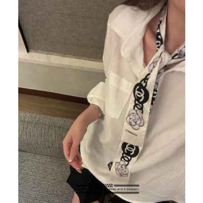 샤* 플라워 고리 패턴 화이트 스카프