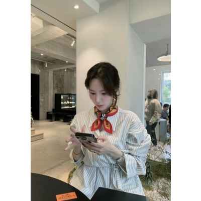 에*** 홀스 레드 스카프