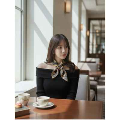 에*** 홀스 도트 캐릭 스카프