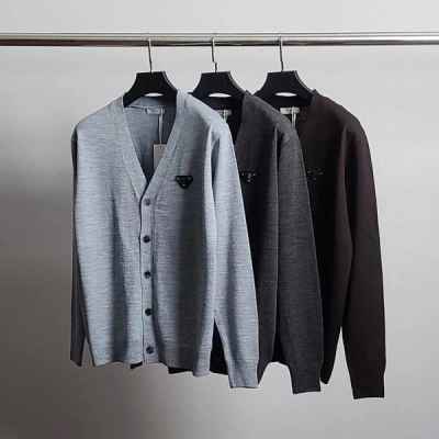 프** 로고와펜 가디건