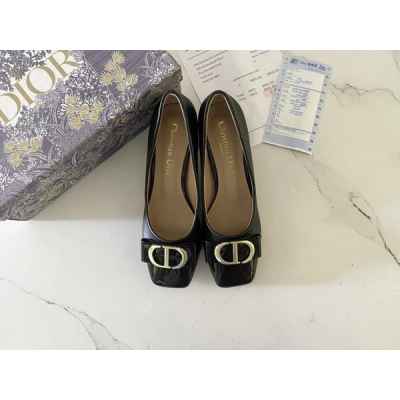 디* CD로고 리본 장식 애나멜 펌프스 힐