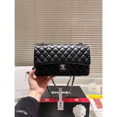 샤* 클래식 미듐 플랩백 램스킨 블랙 은장 A01112 풀박스 고급