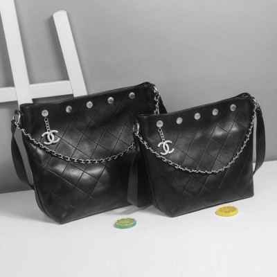 샤* 스터드 체인 버킷백 은장