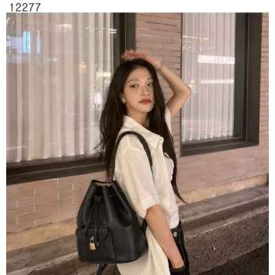 로* 피아나 수입프리미엄급 Extra Drawstring backpack L27 Calfskin Black