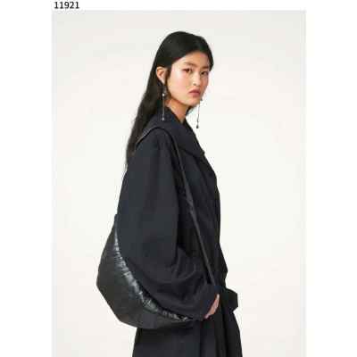 르** 수입프리미엄급 미디엄 크로와상 백 소프트 나파 레더 블랙