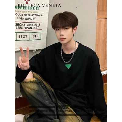 보** 백로고 디자인 맨투맨 티셔츠